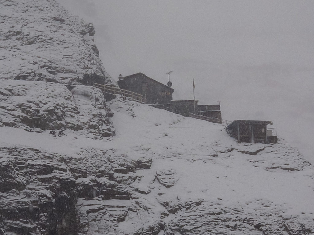 gspaltenhornh&uuml;tte in de sneeuw